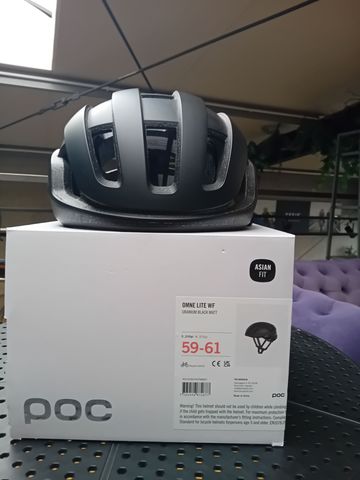 POC Omne Lite Helmet bike d'occasion — image 4 sur 12