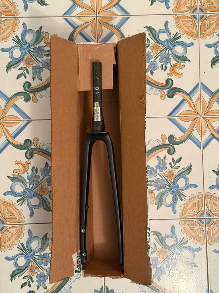 Used Trek Emonda Fork 20cm 2023 bike — image 1 of 4