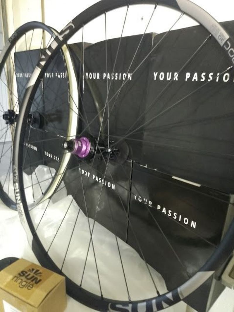 Używany Sunringle DUROC 30 PRO 29" Disc Wheelset XD+Microspline Wheels