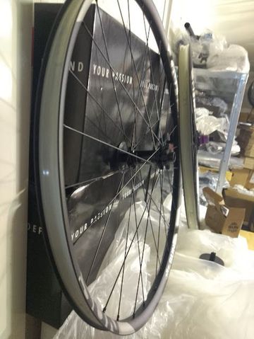 Brugt Sunringle DUROC 30 PRO 29" Disc Wheelset XD+Microspline bike — billede 4 af 11