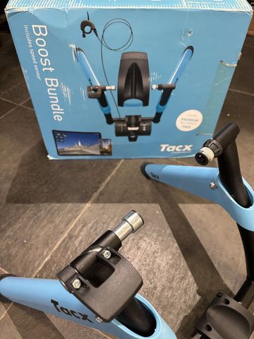 Käytetty Tacx Boost Trainer Bundle Cycling Accessories