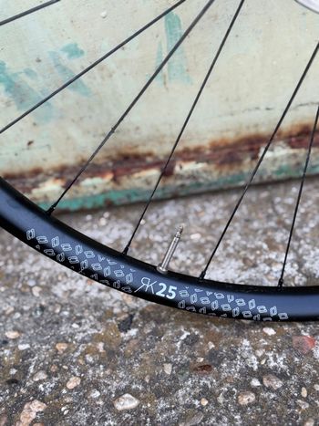 Used MICROTECH Cerche  rk25 2025 bike — image 2 of 5