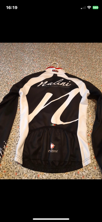 Used nailini buen estado y muy calentita 2018 bike — image 3 of 3
