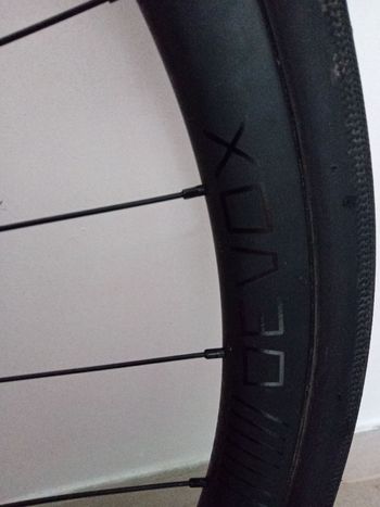 Used Devox 35mm de perfil con neumaticos Bontrager R2 32mm 2023 bike