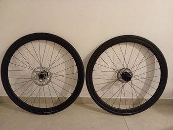 Used Devox 35mm de perfil con neumaticos Bontrager R2 32mm 2023 bike — image 6 of 6