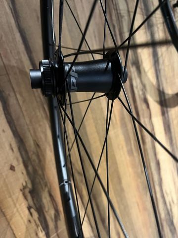 Gebrauchtes OQUO RP35 TEAM Carbon Wheelset bike — Bild 3 von 3