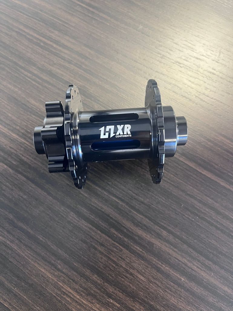 Used HXR Components NEUF Moyeux avant  Non boost 2020 bike — image 4 of 7