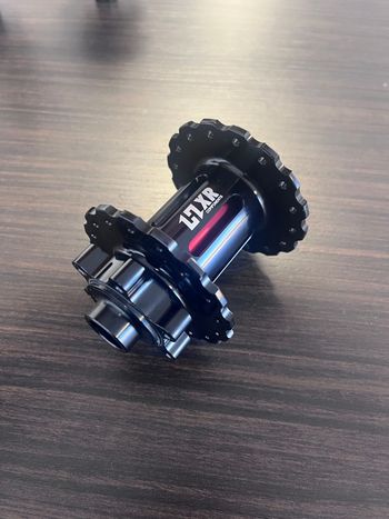 Used HXR Components NEUF Moyeux avant  Non boost 2020 bike — image 3 of 7
