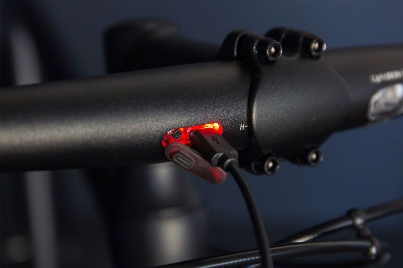 Used LIGHTSKIN Cintre Plat à LED USB Intégré H2B L700mm 2025 Cockpit