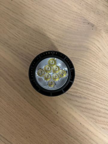 Použité Knog PWR Lighthead 2000L Front Bike Torch bike — obrázek 2 z 3
