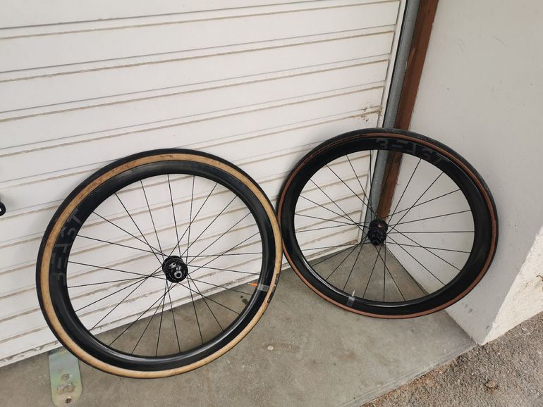Used Beast Components Roues RX40 Beast avec moyeu dynamo son 28 2023 bike — image 1 of 8