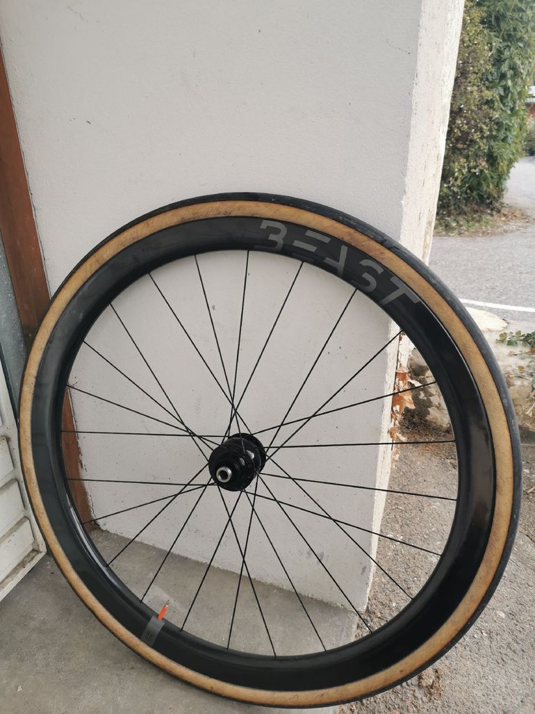 Used Beast Components Roues RX40 Beast avec moyeu dynamo son 28 2023 bike — image 2 of 8
