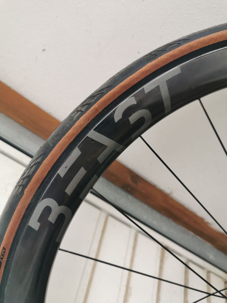 Used Beast Components Roues RX40 Beast avec moyeu dynamo son 28 2023 bike — image 4 of 8