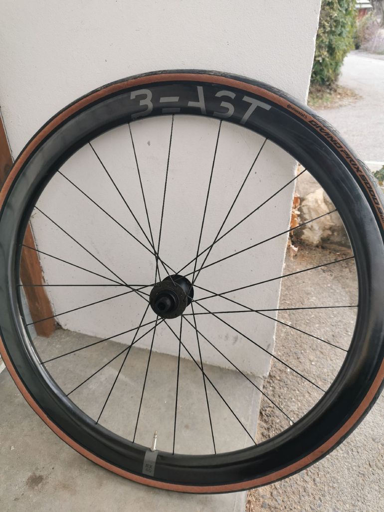 Used Beast Components Roues RX40 Beast avec moyeu dynamo son 28 2023 bike — image 8 of 8