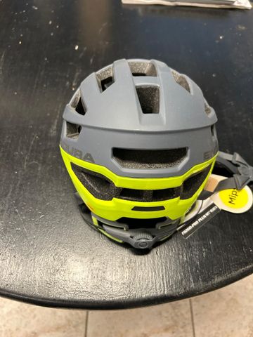 Endura casco fs260 2024 bike usato — immagine 4 di 4
