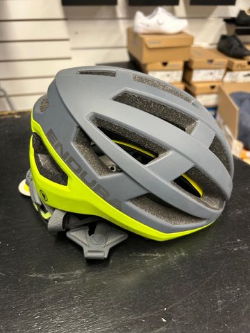 Endura casco fs260 2024 bike usato — immagine 2 di 4