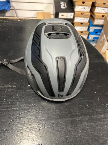 Used bolle bollè furo mips 2023 bike — image 2 of 4