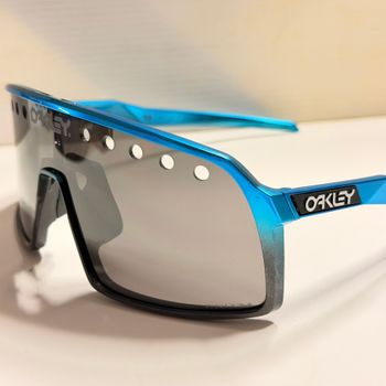 Used Oakley Sutro Custom 2024 bike — image 6 of 7