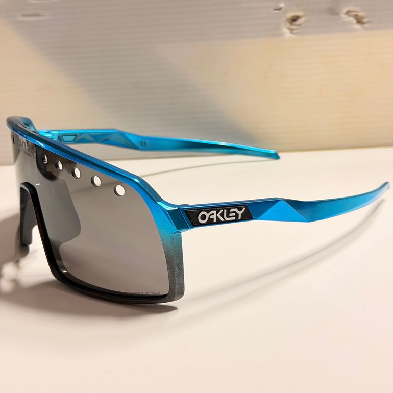 Used Oakley Sutro Custom 2024 bike — image 1 of 7