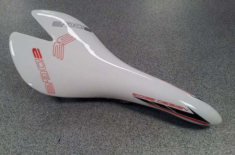Used EDGE DESIGN Edge SD04 Carbon White Road Cycling Saddle bike — image 2 of 2