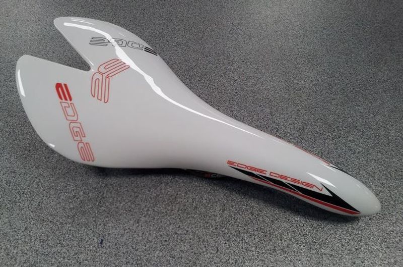 Used EDGE DESIGN Edge SD04 Carbon White Road Cycling Saddle bike — image 2 of 2