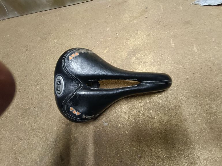 Used Selle Italia ldy bike — image 1 of 2