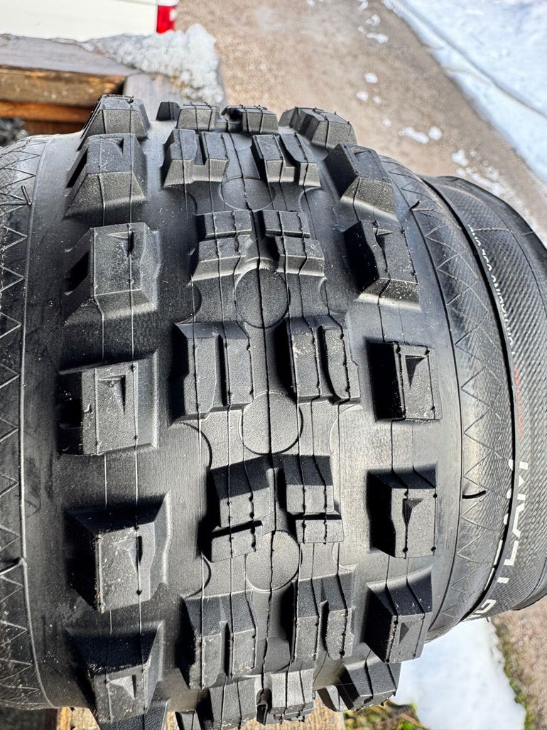 IRC pneus VTT Tanken Neuf 2025