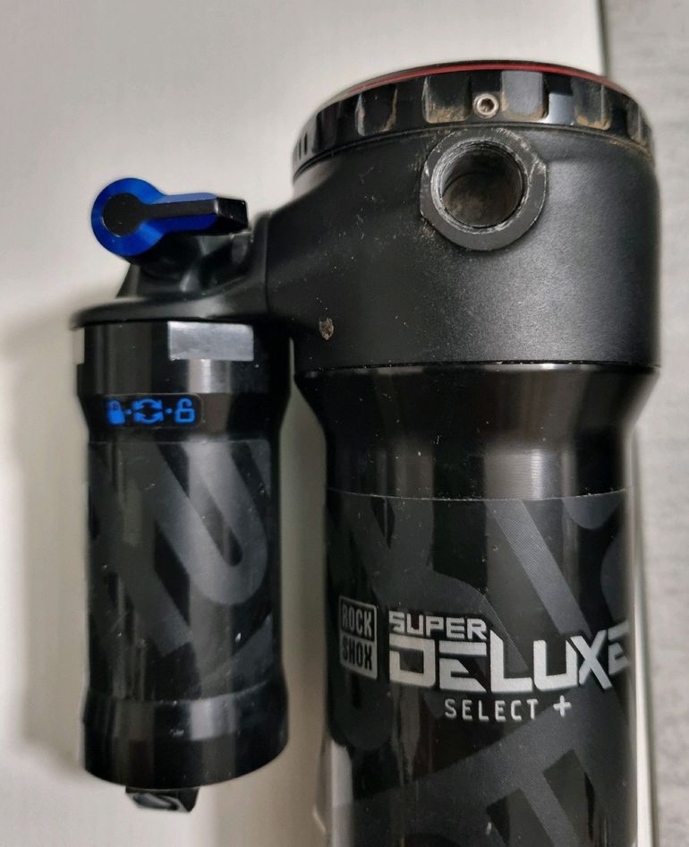 Used RockShox Super Deluxe Select+ 2022 bike — image 3 of 4