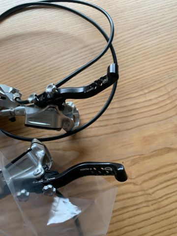 Used Hope Tech 3 X2 Disc Brake bike — image 4 of 6