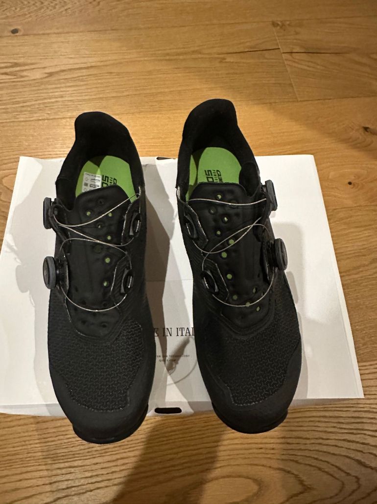 Used q 36,5 Q 36.5  Gregarius Adventure Schuhe Schwarz Gravelschuh 2025 bike — image 1 of 5
