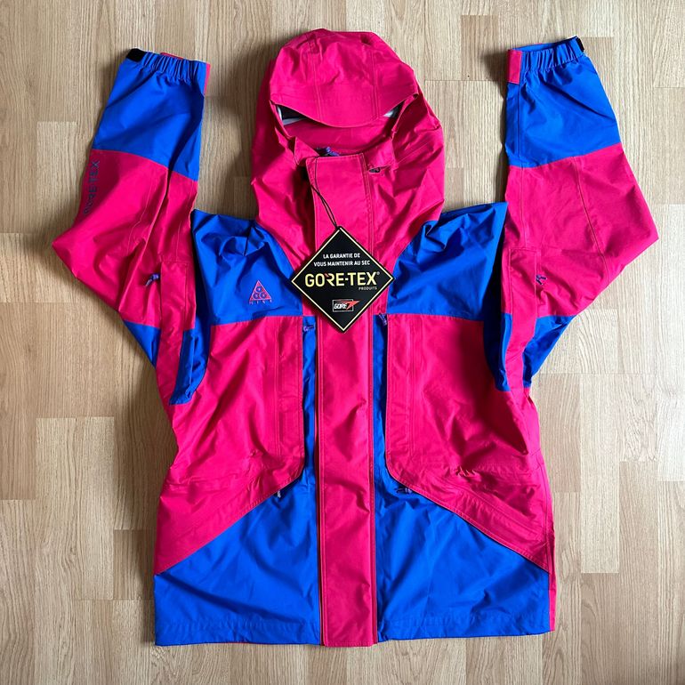 Used Nike ACG Gore-Tex Jacket Rush Pink/Hyper Royal M bike — image 1 of 14