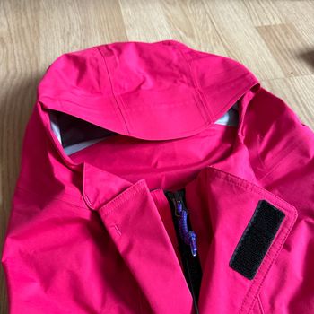 Used Nike ACG Gore-Tex Jacket Rush Pink/Hyper Royal M bike — image 7 of 14
