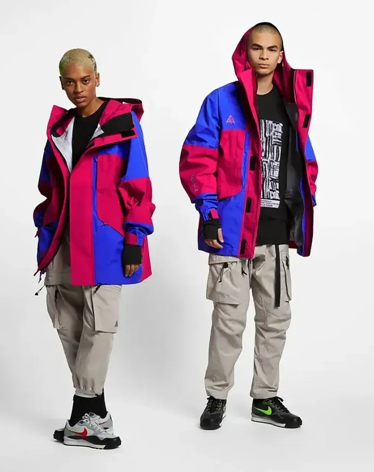 Used Nike ACG Gore-Tex Jacket Rush Pink/Hyper Royal M bike — image 3 of 14