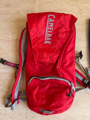 Used Camelbak MOCHILA HIDRATACION CLASSIC ROJO/PLATA 2, 5L 2023 bike — image 2 of 10
