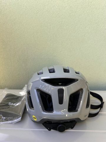 Used Smith Mips 2024 bike — image 4 of 8