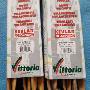 Used Vittoria Set Tubolari  Juniores 21-26" bike — image 2 of 4