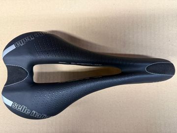 Used Selle Italia Max SLR Gel Superflow Saddles & Seatposts
