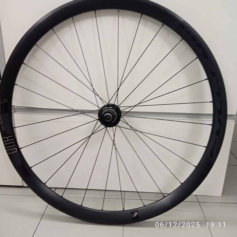Used Fulcrum 800 2025 bike — image 4 of 5