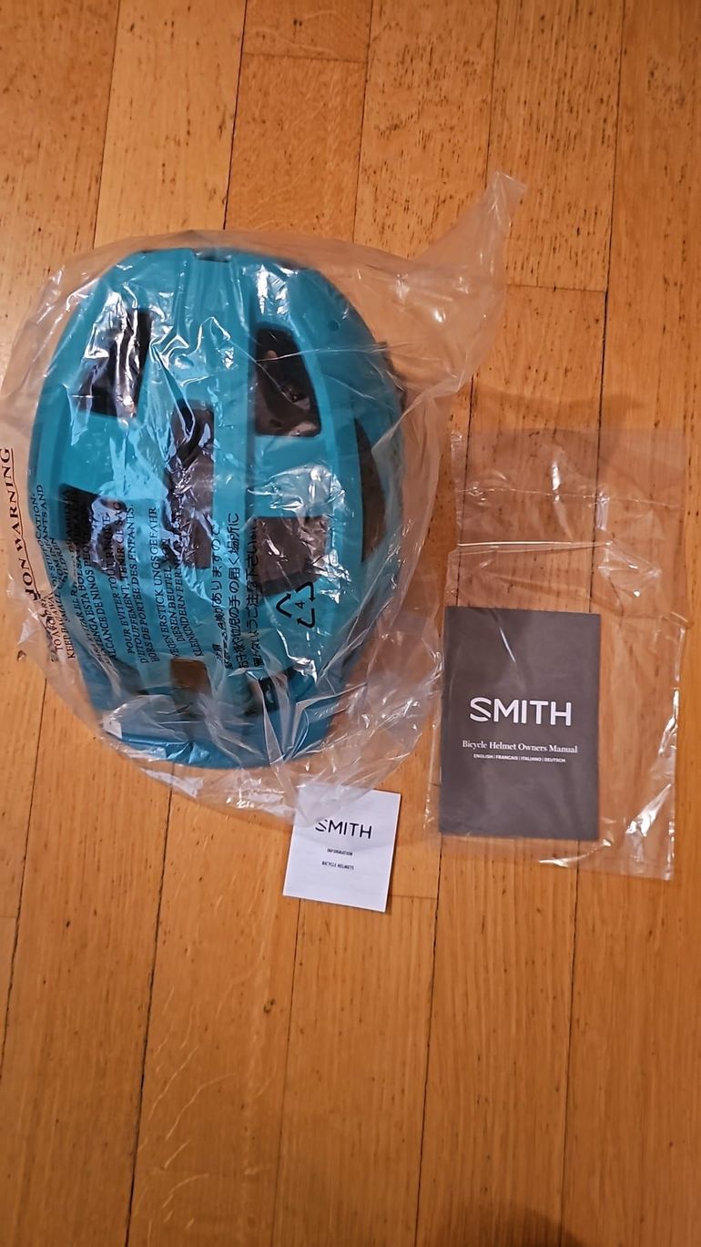 Used Smith Optics Smith Venture MIPS Helmet 2025 bike — image 2 of 6