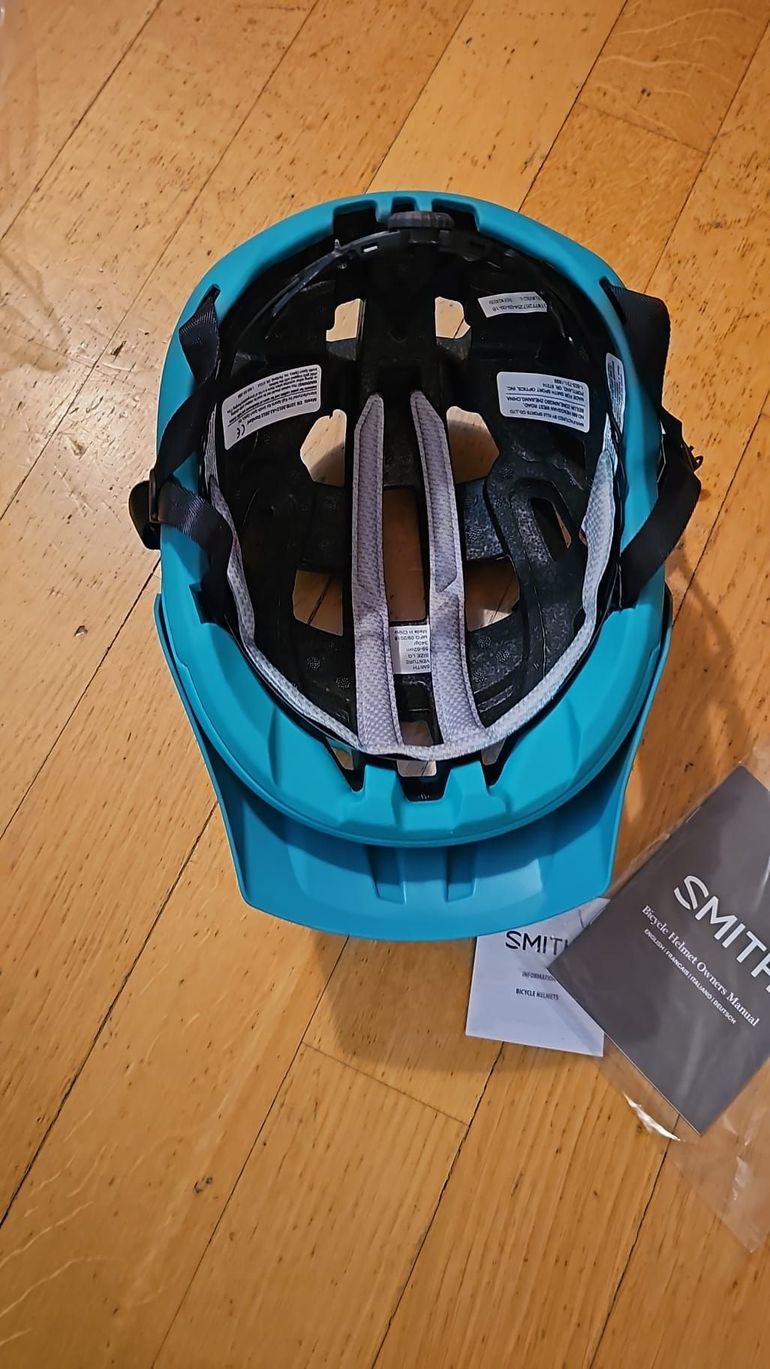 Used Smith Optics Smith Venture MIPS Helmet 2025 bike — image 5 of 6