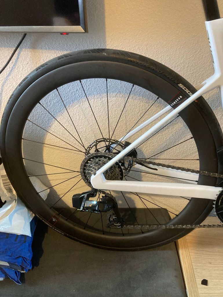 Used Reserve reserve 40/44 dt 370 2025 bike — image 5 of 5