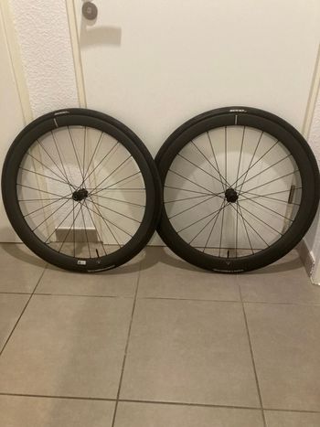 Used Reserve reserve 40/44 dt 370 2025 bike — image 1 of 5