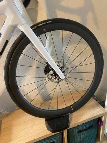 Used Reserve reserve 40/44 dt 370 2025 bike — image 4 of 5