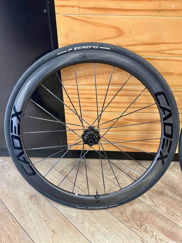 cadex CADEX 42 Tubeless WheelSystem 2024