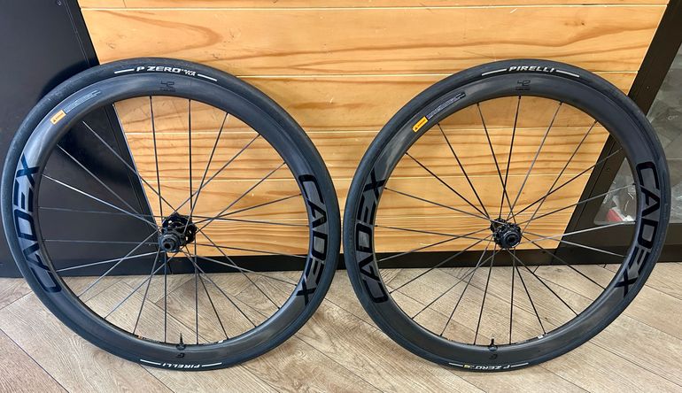 新品　CADEX 42 TUBELESS完組 フロント最終価格 cadex CADEX 42 Tubeless WheelSystem 2024