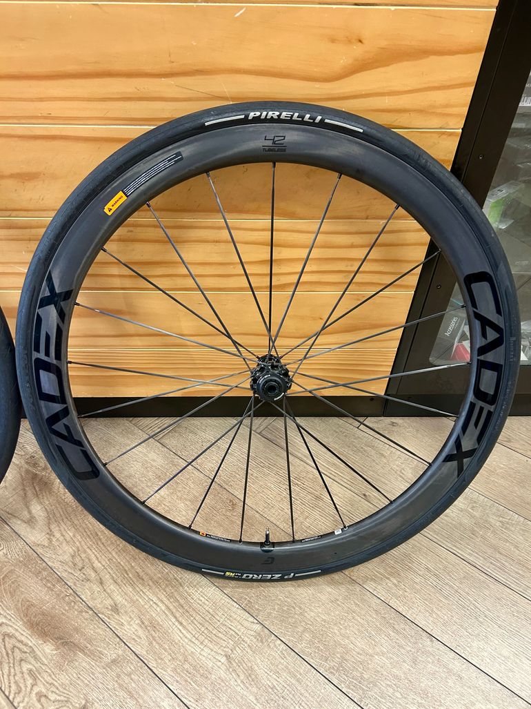 新品　CADEX 42 TUBELESS完組 フロント最終価格 Cadex 42 Disc Tubeless – Epic Cycles