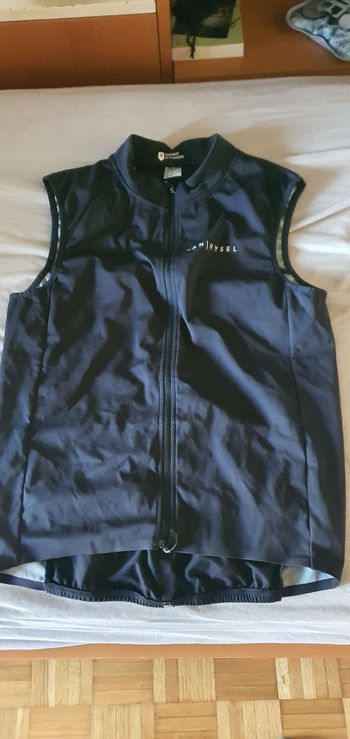 Used Van Rysel Gilet 2025 bike — image 1 of 3