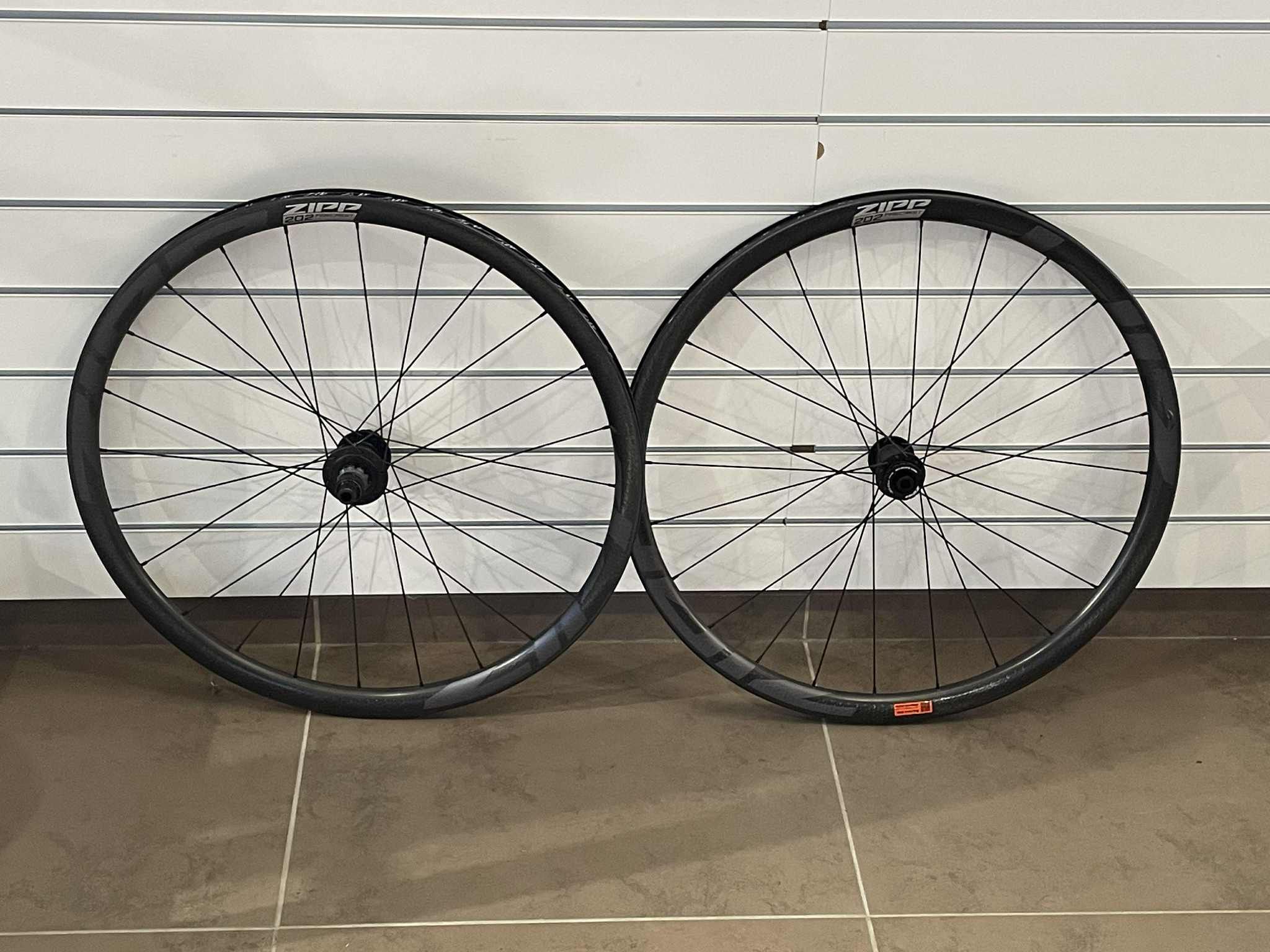 Zipp 202 Firecrest Carbon Clincher Disc wheelset