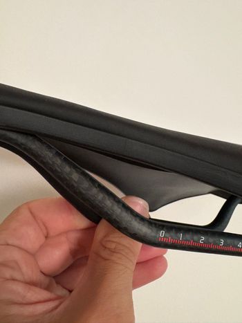 Used No brand sella carbon rails circa 120gr 2025 bike — image 2 of 3