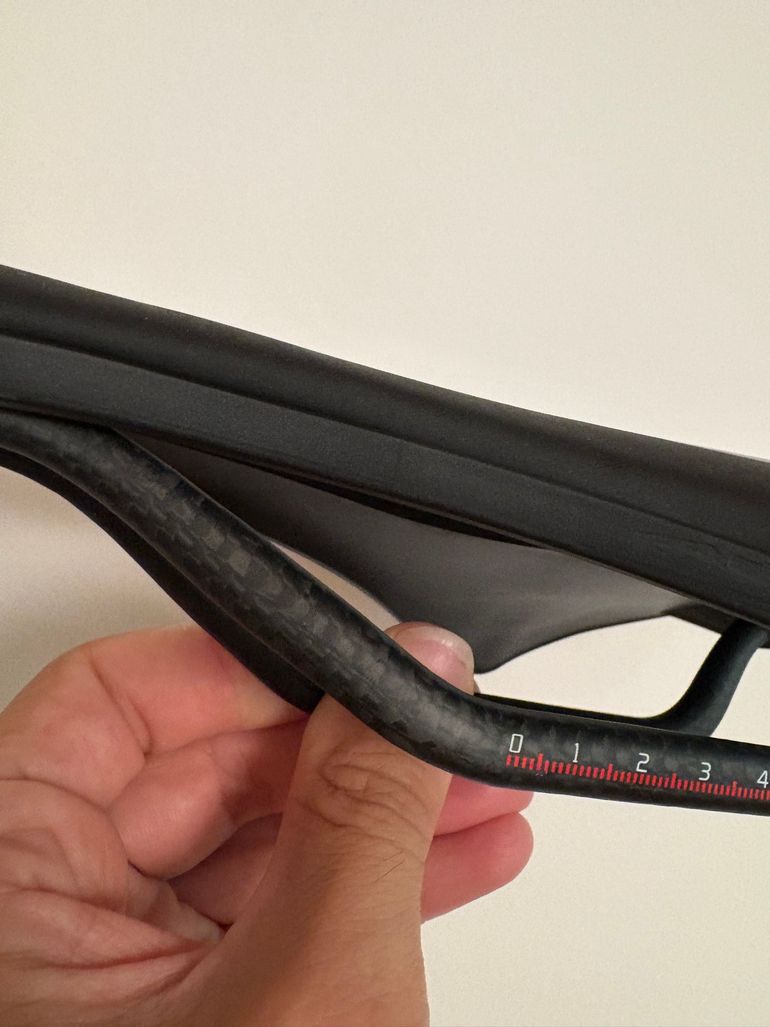 Used No brand sella carbon rails circa 120gr 2025 bike — image 2 of 3